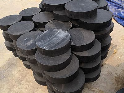 华安县板式橡胶支座由若干层橡胶片与薄钢板经加压硫化